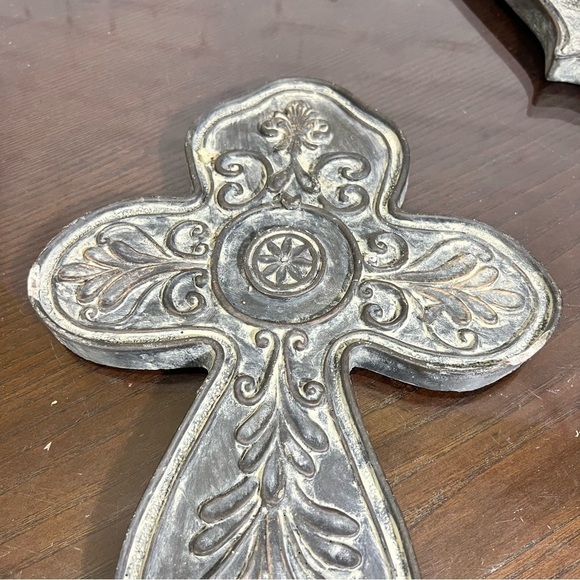 5 Pc set  Beautiful Gothic Crosses made of Resin Plaster. Perfect for the Garden - Picture 11 of 16